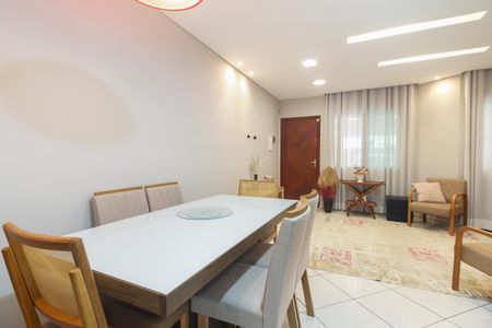 Casa à venda com 160m², 3 quartos e 2 vagas Casa à venda com 160m², 3 quartos e 2 vagasSala