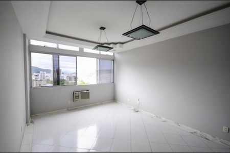 Apartamento à venda com 77m², 2 quartos e 1 vagaSala