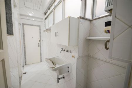 Apartamento à venda com 77m², 2 quartos e 1 vagaÁrea de Serviço