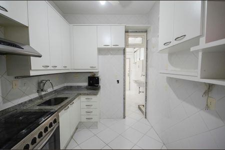 Apartamento à venda com 77m², 2 quartos e 1 vagaCozinha