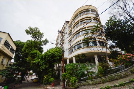 Apartamento à venda com 77m², 2 quartos e 1 vagaFachada