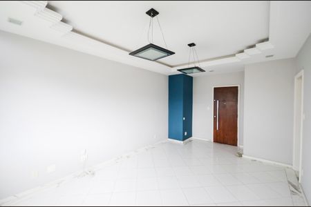 Apartamento à venda com 77m², 2 quartos e 1 vagaSala