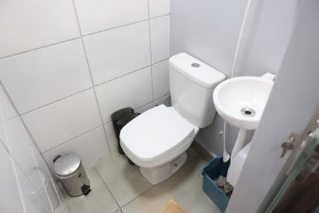 Apartamento à venda com 65m², 3 quartos e 1 vagaÁrea de Serviço - Banheiro 2 