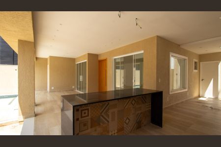 Casa de condomínio à venda com 320m², 4 quartos e 2 vagas Casa de condomínio à venda com 320m², 4 quartos e 2 vagasÁrea Gourmet