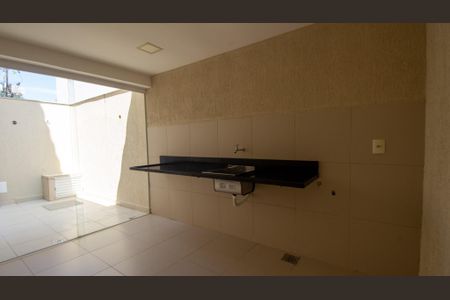 Casa de condomínio à venda com 320m², 4 quartos e 2 vagas Casa de condomínio à venda com 320m², 4 quartos e 2 vagasÁrea de Serviço