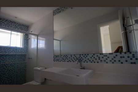 Casa de condomínio à venda com 320m², 4 quartos e 2 vagas Casa de condomínio à venda com 320m², 4 quartos e 2 vagasBanheiro da Suíte 3
