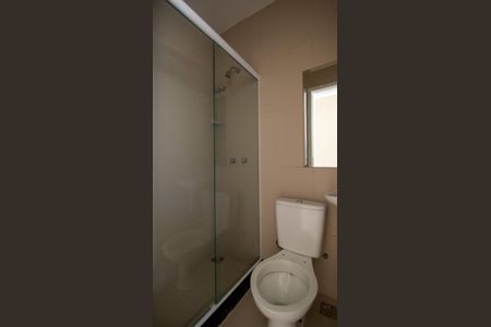 Casa de condomínio à venda com 320m², 4 quartos e 2 vagas Casa de condomínio à venda com 320m², 4 quartos e 2 vagasBanheiro de Serviço