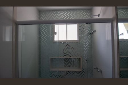 Casa de condomínio à venda com 320m², 4 quartos e 2 vagas Casa de condomínio à venda com 320m², 4 quartos e 2 vagasBanheiro da Suíte 4