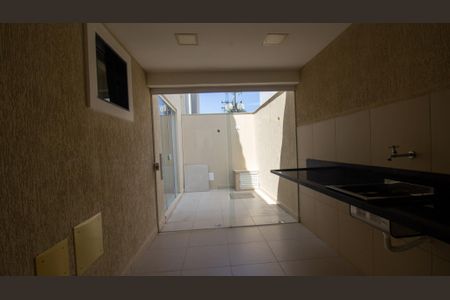 Casa de condomínio à venda com 320m², 4 quartos e 2 vagas Casa de condomínio à venda com 320m², 4 quartos e 2 vagasÁrea de Serviço
