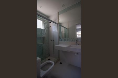 Casa de condomínio à venda com 320m², 4 quartos e 2 vagas Casa de condomínio à venda com 320m², 4 quartos e 2 vagasBanheiro da Suíte 4