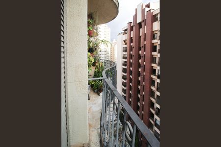 Apartamento à venda com 85m², 3 quartos e 1 vaga Apartamento à venda com 85m², 3 quartos e 1 vagaVaranda sala e Quarto 2