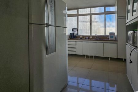 Apartamento para alugar com 161m², 4 quartos e 1 vaga Apartamento para alugar com 161m², 4 quartos e 1 vagaCozinha