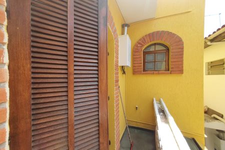Casa à venda com 275m², 3 quartos e 2 vagasvaranda da suíte 2