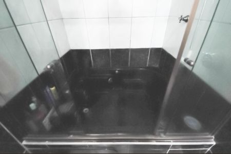 Casa à venda com 275m², 3 quartos e 2 vagasBanheiro da Suíte 1 e closet