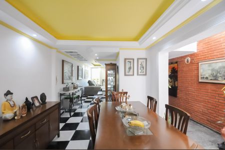 Casa à venda com 275m², 3 quartos e 2 vagasSala