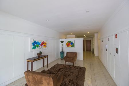 Apartamento à venda com 101m², 2 quartos e 2 vagasHall social