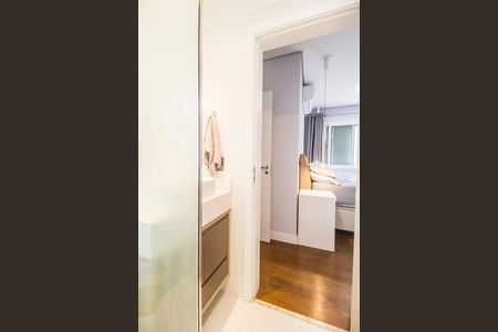 Apartamento à venda com 101m², 2 quartos e 2 vagasBanheiro da Suíte