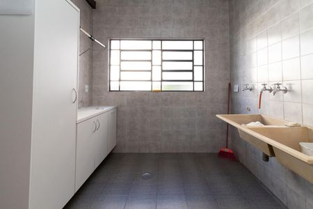 Casa à venda com 400m², 4 quartos e 5 vagasÁrea de Serviço 2