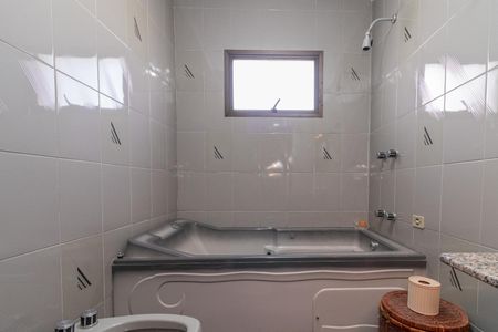 Casa à venda com 400m², 4 quartos e 5 vagasBanheiro da Suíte