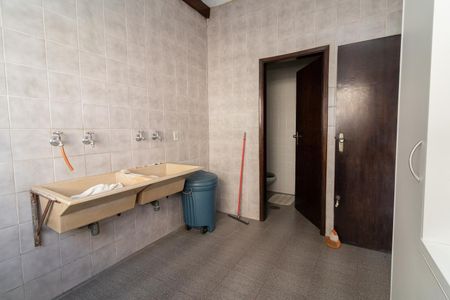 Casa à venda com 400m², 4 quartos e 5 vagasÁrea de Serviço 2