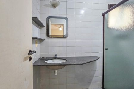 Apartamento para alugar com 132m², 3 quartos e 1 vaga Apartamento para alugar com 132m², 3 quartos e 1 vagaBanheiro da suíte