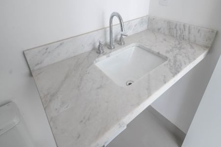 Apartamento à venda com 74m², 2 quartos e 1 vagaBanheiro Social