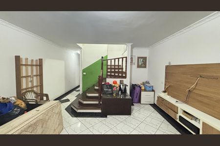 Casa à venda com 125m², 3 quartos e 6 vagas Casa à venda com 125m², 3 quartos e 6 vagasSala