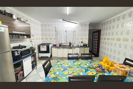 Casa à venda com 125m², 3 quartos e 6 vagas Casa à venda com 125m², 3 quartos e 6 vagasCozinha