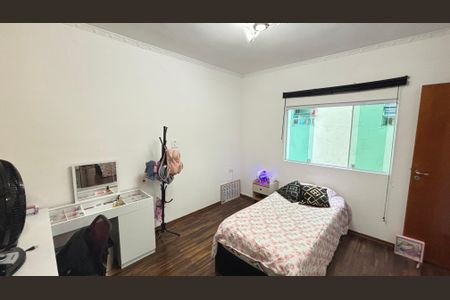 Casa à venda com 125m², 3 quartos e 6 vagas Casa à venda com 125m², 3 quartos e 6 vagasQuarto 2