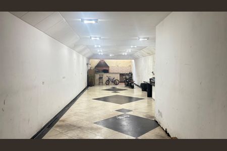 Casa à venda com 125m², 3 quartos e 6 vagas Casa à venda com 125m², 3 quartos e 6 vagasGaragem