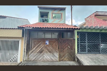 Casa à venda com 125m², 3 quartos e 6 vagas Casa à venda com 125m², 3 quartos e 6 vagasFachada e placa