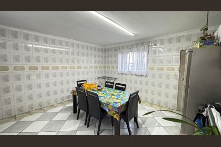 Casa à venda com 125m², 3 quartos e 6 vagas Casa à venda com 125m², 3 quartos e 6 vagasCozinha