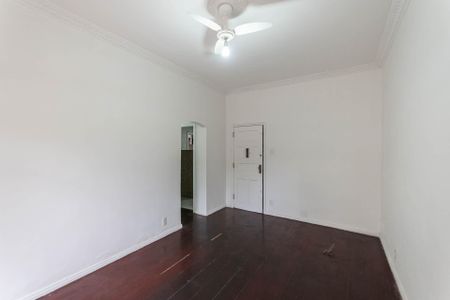 Apartamento à venda com 70m², 2 quartos e sem vagaSala