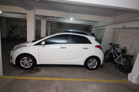 Apartamento à venda com 93m², 2 quartos e 1 vaga Apartamento à venda com 93m², 2 quartos e 1 vagaGaragem