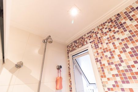 Apartamento à venda com 74m², 3 quartos e 2 vagas Apartamento à venda com 74m², 3 quartos e 2 vagasBanheiro Social
