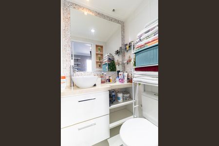 Apartamento à venda com 74m², 3 quartos e 2 vagas Apartamento à venda com 74m², 3 quartos e 2 vagasBanheiro da Suíte