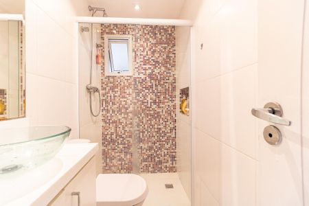 Apartamento à venda com 74m², 3 quartos e 2 vagas Apartamento à venda com 74m², 3 quartos e 2 vagasBanheiro Social