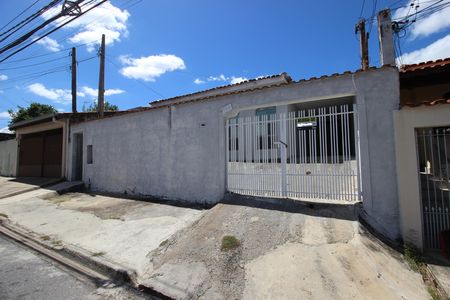 Casa para alugar com 140m², 3 quartos e 4 vagasFachada