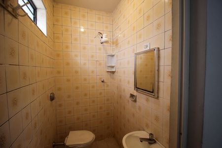 Casa para alugar com 140m², 3 quartos e 4 vagas Casa para alugar com 140m², 3 quartos e 4 vagasBanheiro da Suíte 2