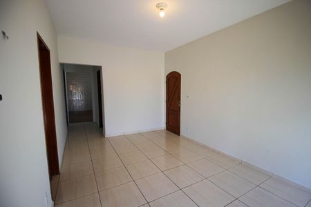 Casa para alugar com 140m², 3 quartos e 4 vagas Casa para alugar com 140m², 3 quartos e 4 vagasSala