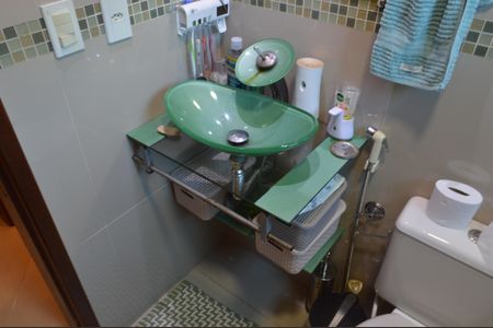 Casa de condomínio para alugar com 110m², 2 quartos e 3 vagasBanheiro 