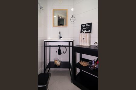 Apartamento para alugar com 31m², 1 quarto e 1 vaga Apartamento para alugar com 31m², 1 quarto e 1 vagaBanheiro Social