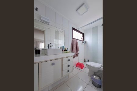 Apartamento à venda com 160m², 3 quartos e 3 vagasBanheiro Quarto 3