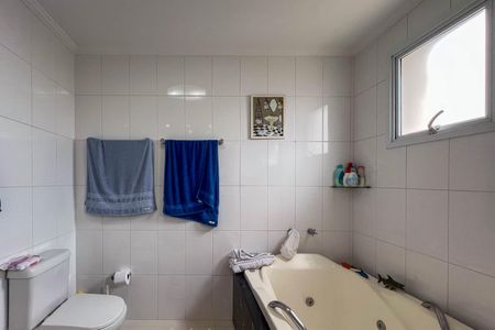 Apartamento para alugar com 173m², 4 quartos e 3 vagas Apartamento para alugar com 173m², 4 quartos e 3 vagasBanheiro do quarto 1