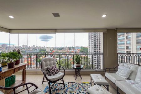 Apartamento para alugar com 173m², 4 quartos e 3 vagas Apartamento para alugar com 173m², 4 quartos e 3 vagasVaranda