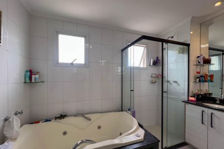 Apartamento para alugar com 173m², 4 quartos e 3 vagas Apartamento para alugar com 173m², 4 quartos e 3 vagasBanheiro do quarto 1