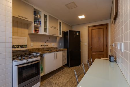 Apartamento para alugar com 506m², 3 quartos e 3 vagas Apartamento para alugar com 506m², 3 quartos e 3 vagasCozinha