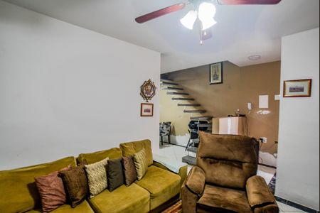 Casa de condomínio à venda com 94m², 2 quartos e 2 vagasSala