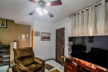 Casa de condomínio à venda com 94m², 2 quartos e 2 vagasSala