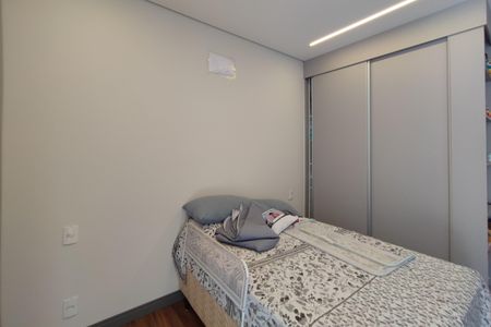 Casa de condomínio à venda com 301m², 4 quartos e 4 vagasQuarto Suíte 2